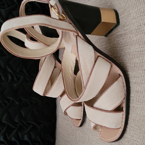 MICHAEL KORS GENUINE LEATHER SANDALS - Picture 9 of 12
